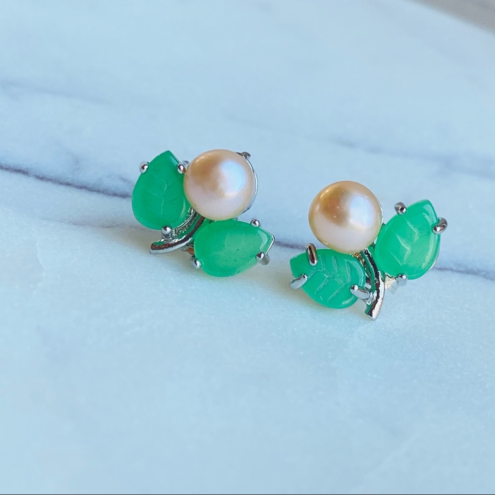 Green Jade & Natural Pearl Sterling Stud Earrings - Picture 1 of 4